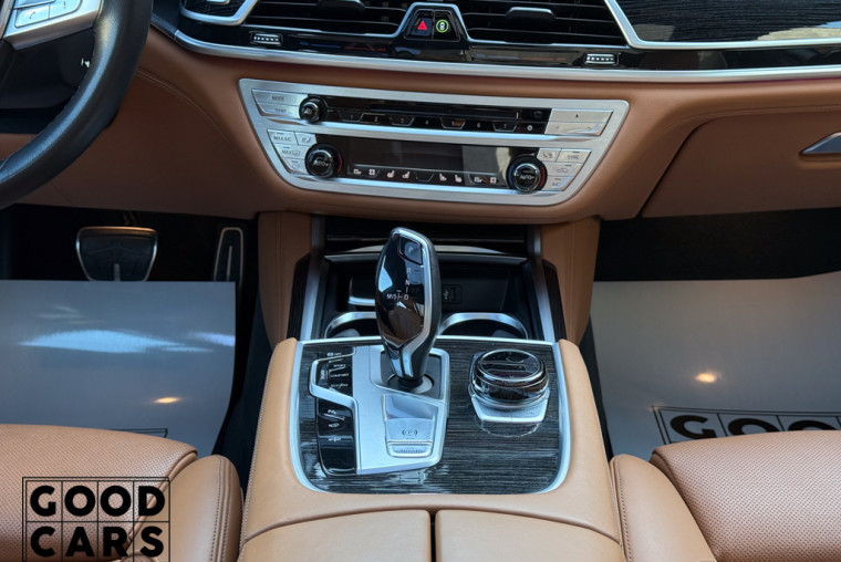 BMW 750 Li - 29