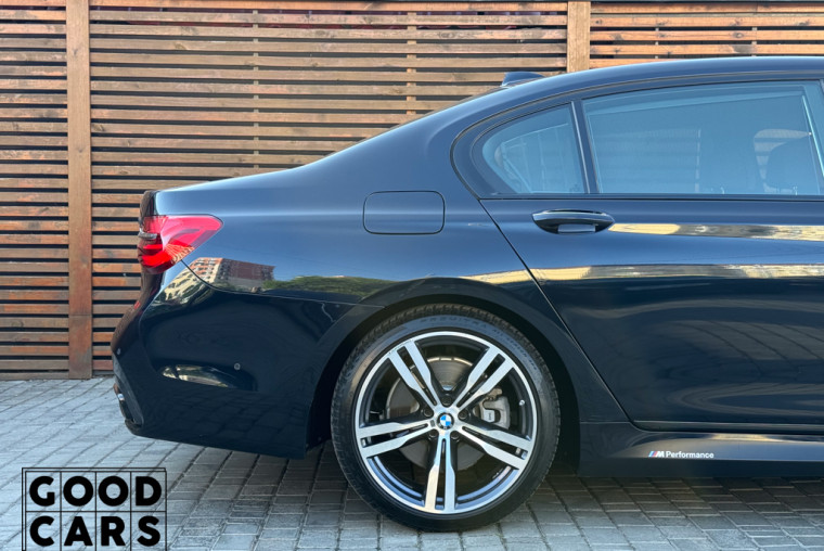BMW 750 Li - 11