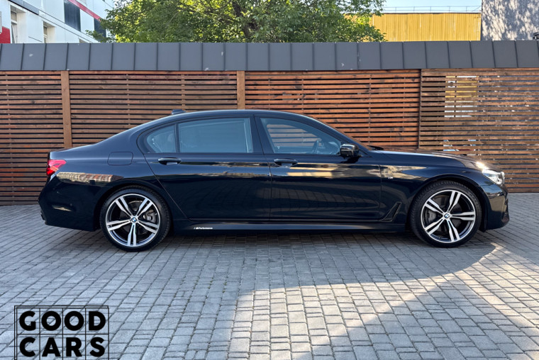 BMW 750 Li - 7