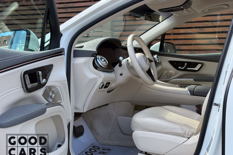 Mercedes-Benz EQS SUV - 26
