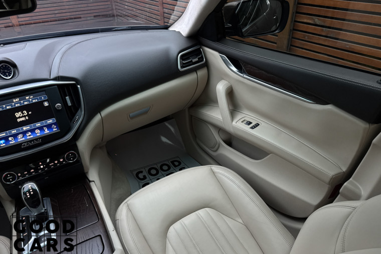 Maserati Ghibli - 38