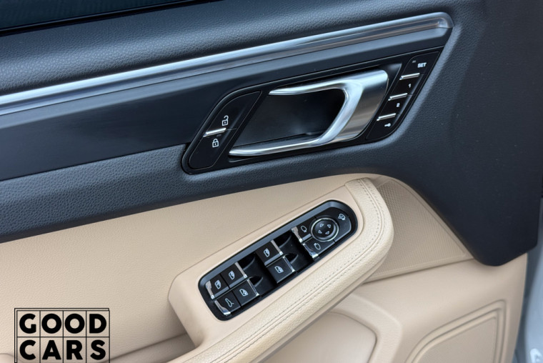 Porsche Macan - 19