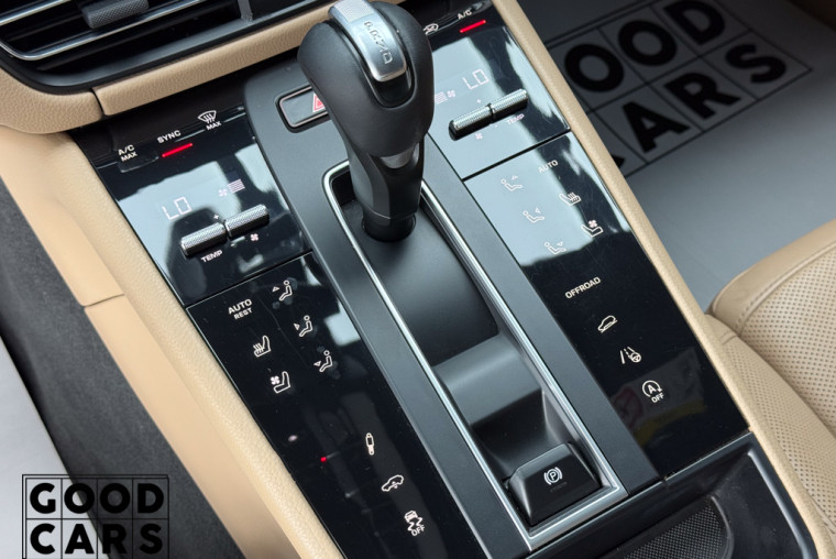 Porsche Macan - 26