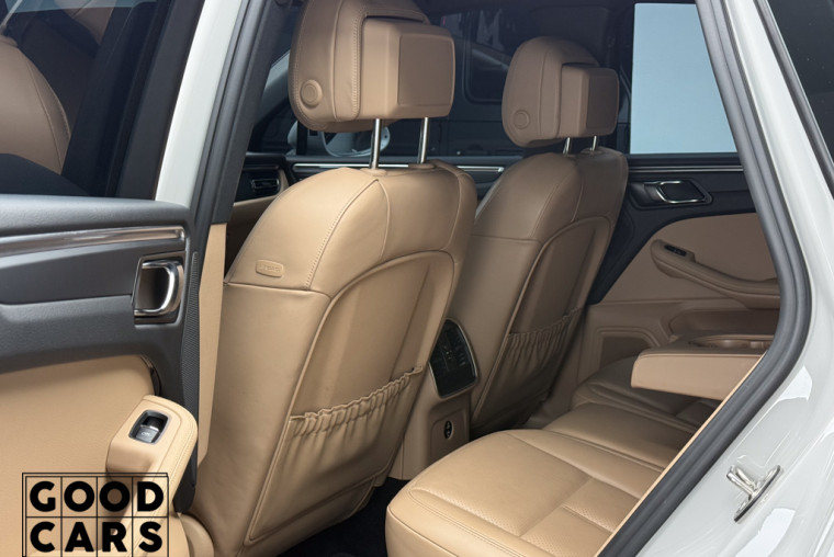 Porsche Macan - 29