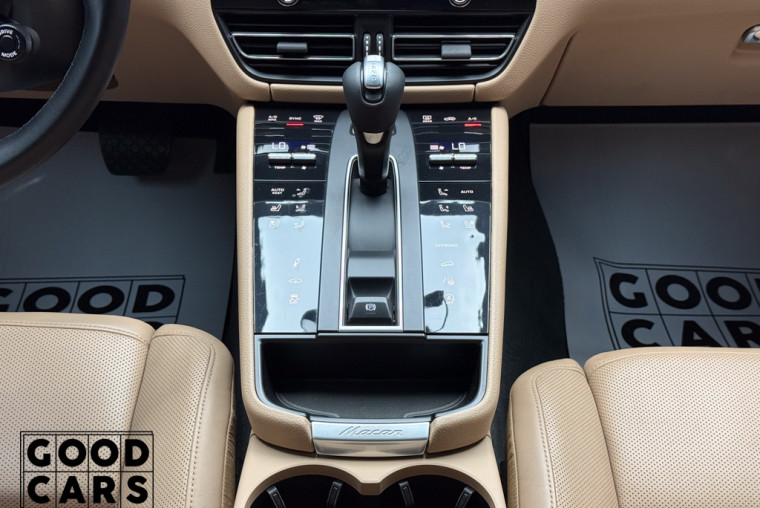 Porsche Macan - 31