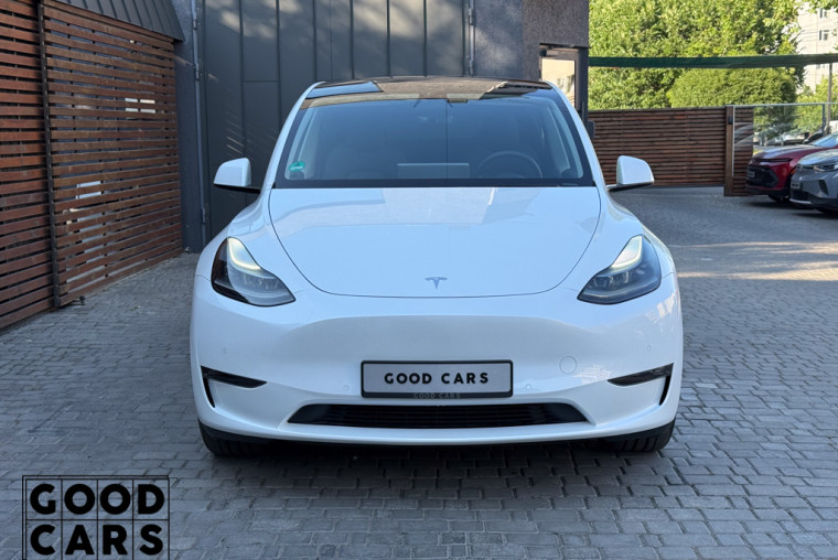 Tesla Model Y - 1
