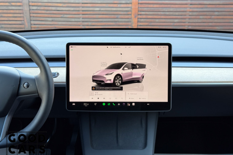 Tesla Model Y - 32