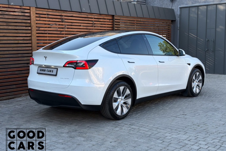 Tesla Model Y - 6