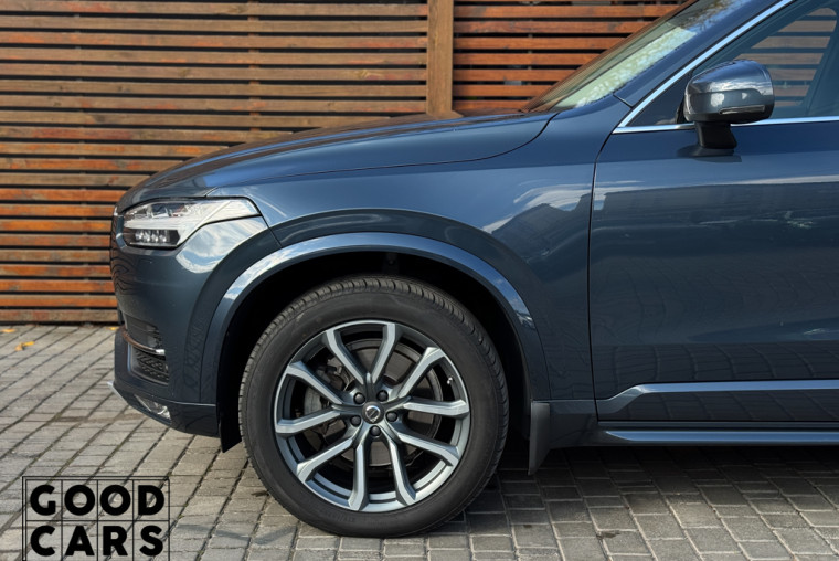 Volvo XC90 - 9