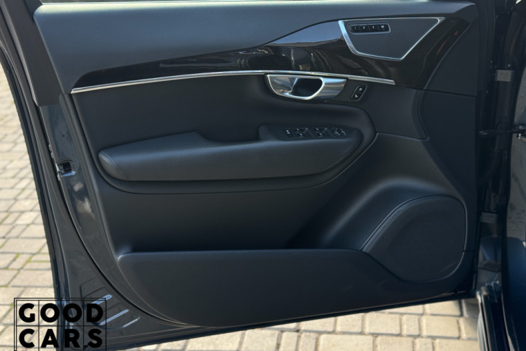 Volvo XC90 - 18