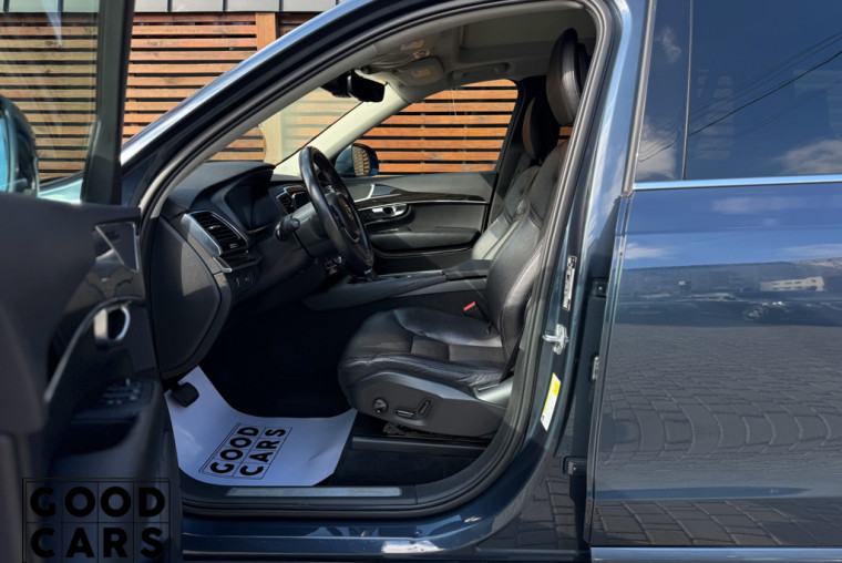 Volvo XC90 - 21