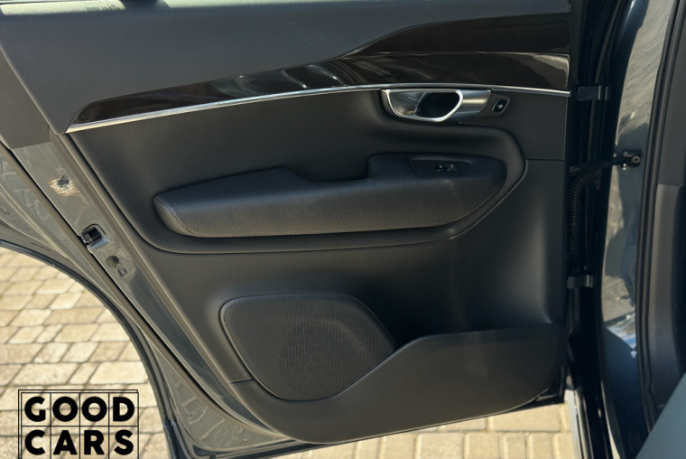 Volvo XC90 - 24