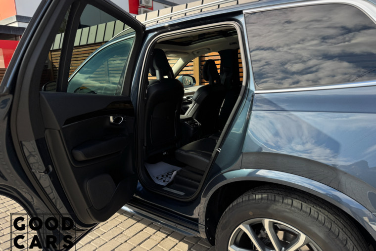 Volvo XC90 - 25