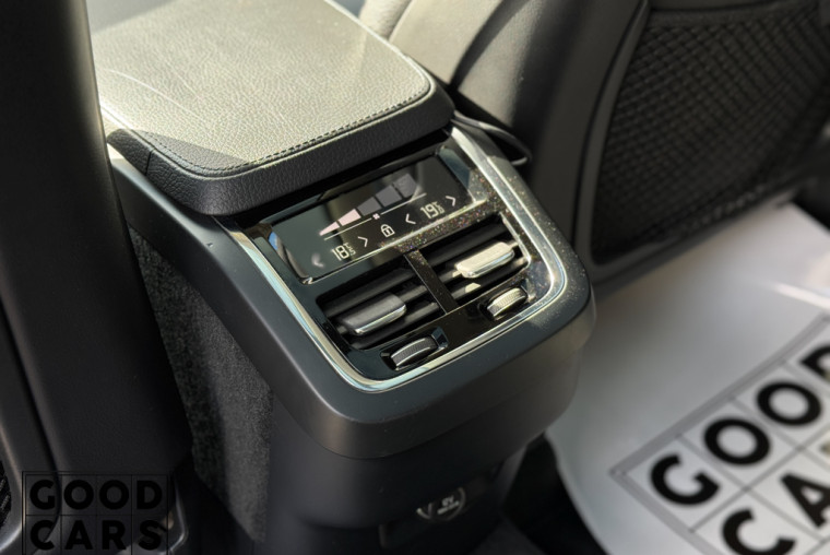 Volvo XC90 - 27