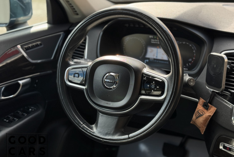 Volvo XC90 - 28