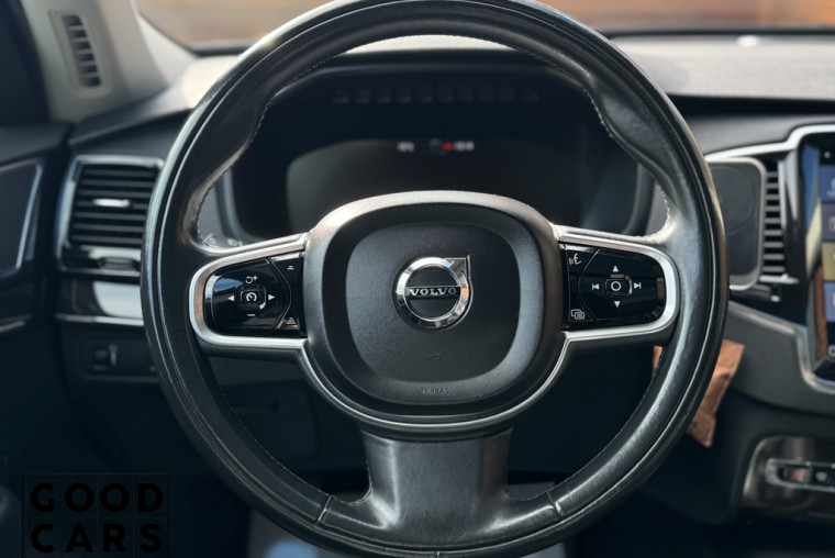 Volvo XC90 - 29