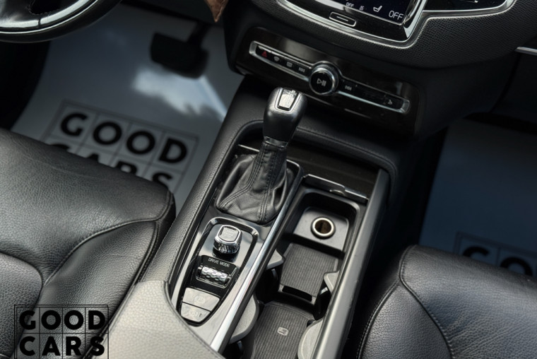 Volvo XC90 - 35