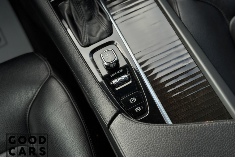 Volvo XC90 - 36