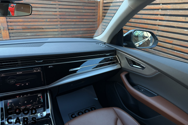 Audi Q8 - 45