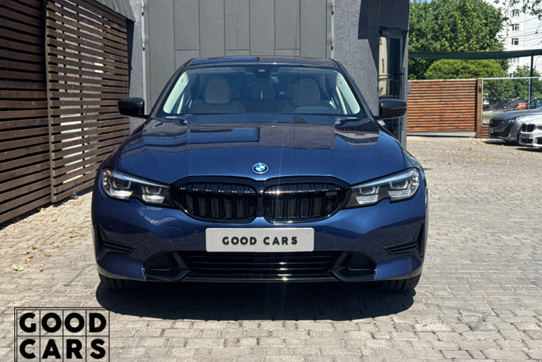 BMW 330e - 1
