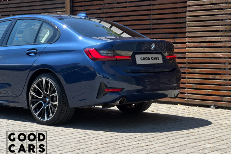 BMW 330e - 16