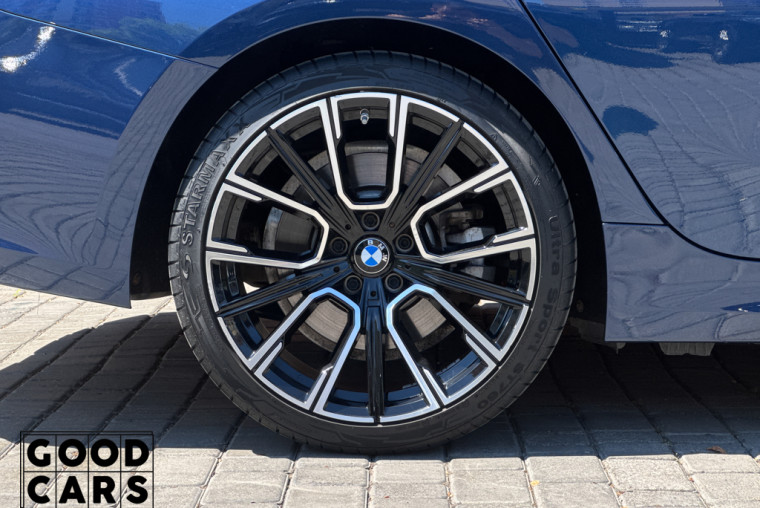 BMW 330e - 13