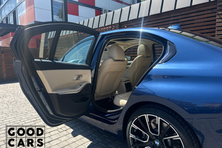 BMW 330e - 25