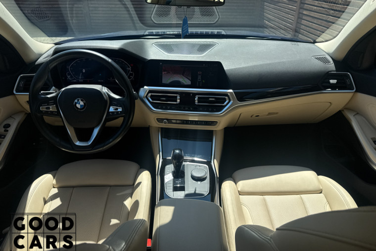 BMW 330e - 33