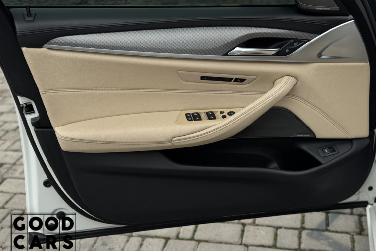 BMW 550i - 17