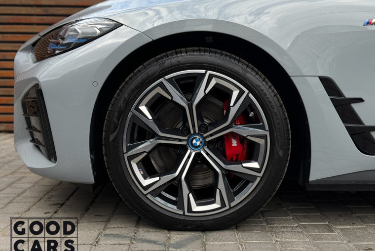 BMW i4 - 10