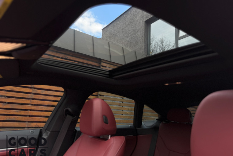 BMW i4 - 22