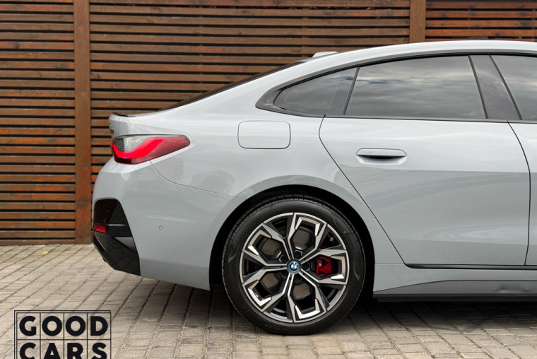 BMW i4 - 11