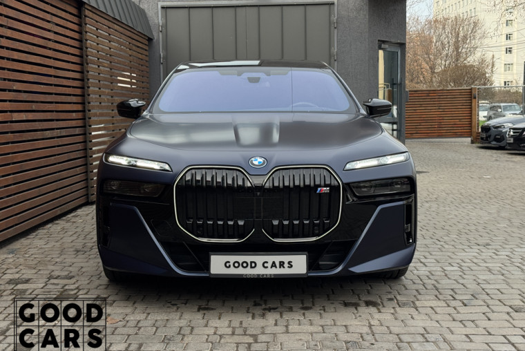 BMW i7 M70 - 1