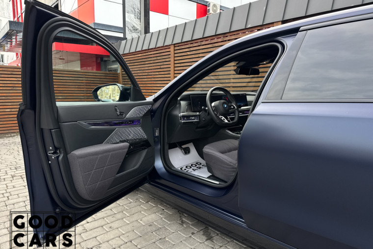 BMW i7 M70 - 26