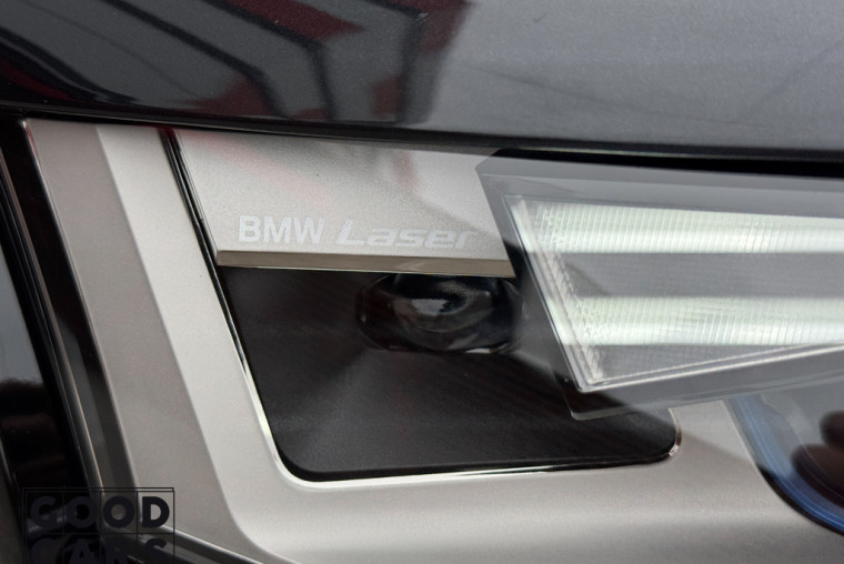 BMW IX50 - 11