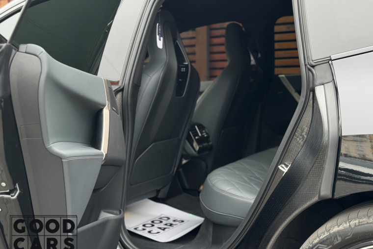 BMW IX50 - 34