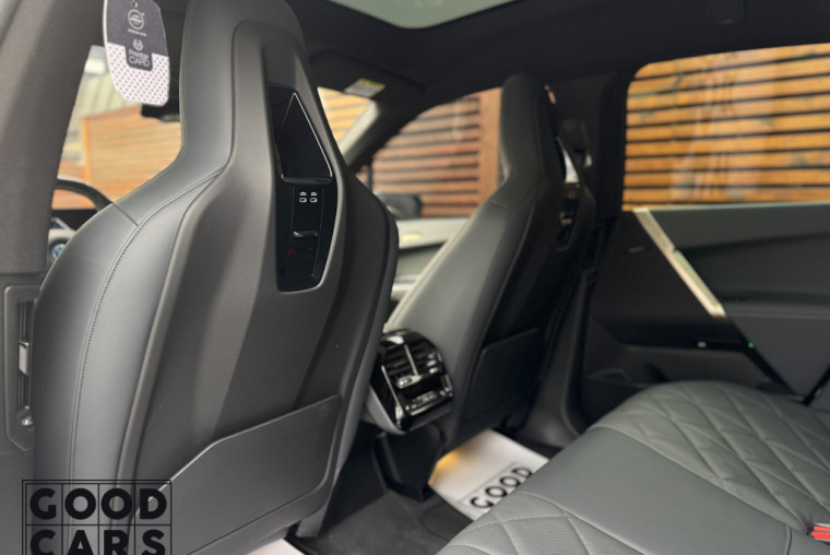 BMW IX50 - 35