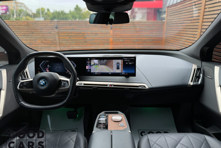 BMW IX50 - 23