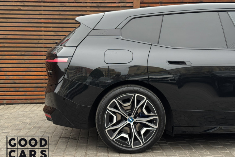 BMW IX50 - 16