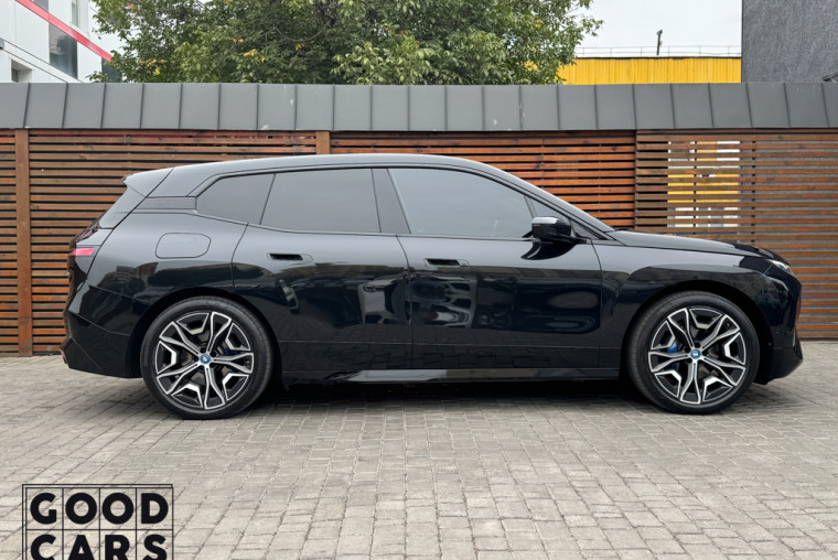 BMW IX50 - 7