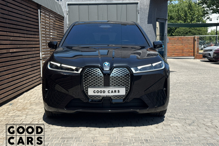 BMW iX50 - 1