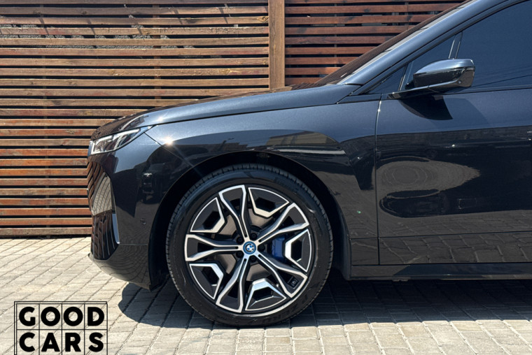 BMW iX50 - 11
