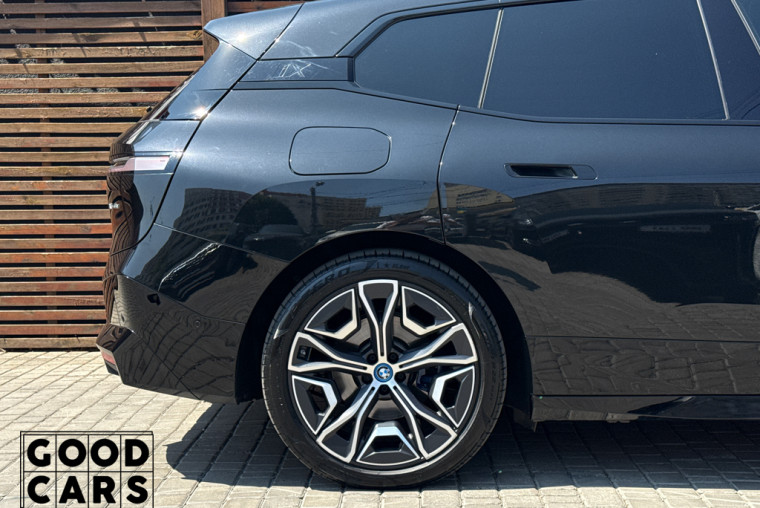 BMW iX50 - 13