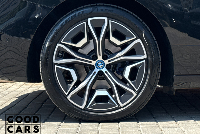 BMW iX50 - 14