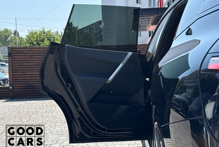 BMW iX50 - 32
