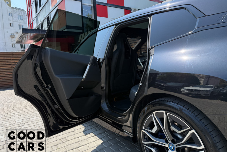 BMW iX50 - 33