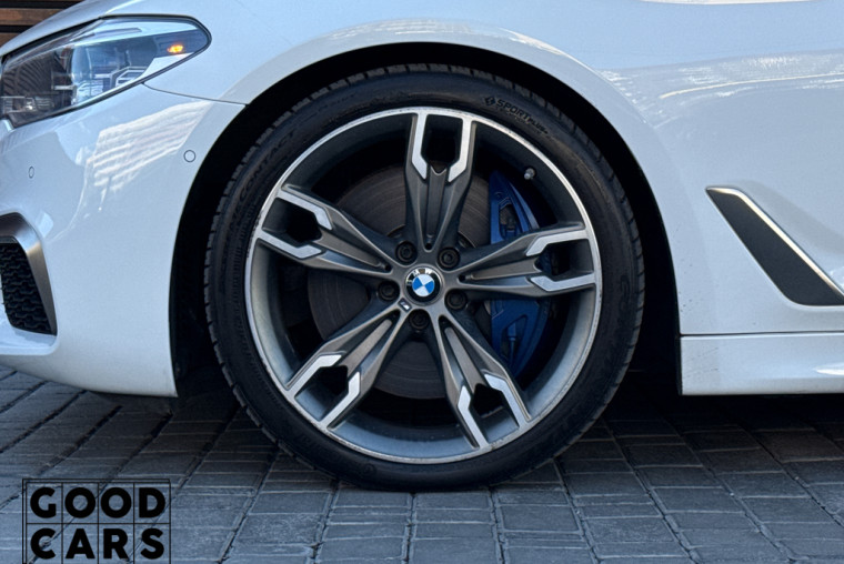 BMW 550i - 12