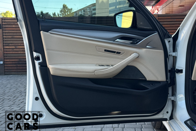 BMW 550i - 22
