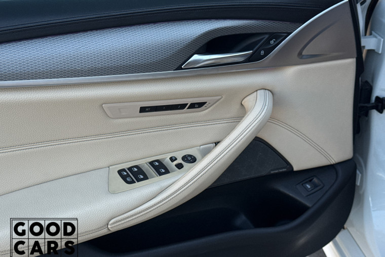 BMW 550i - 23