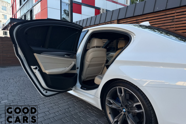 BMW 550i - 33